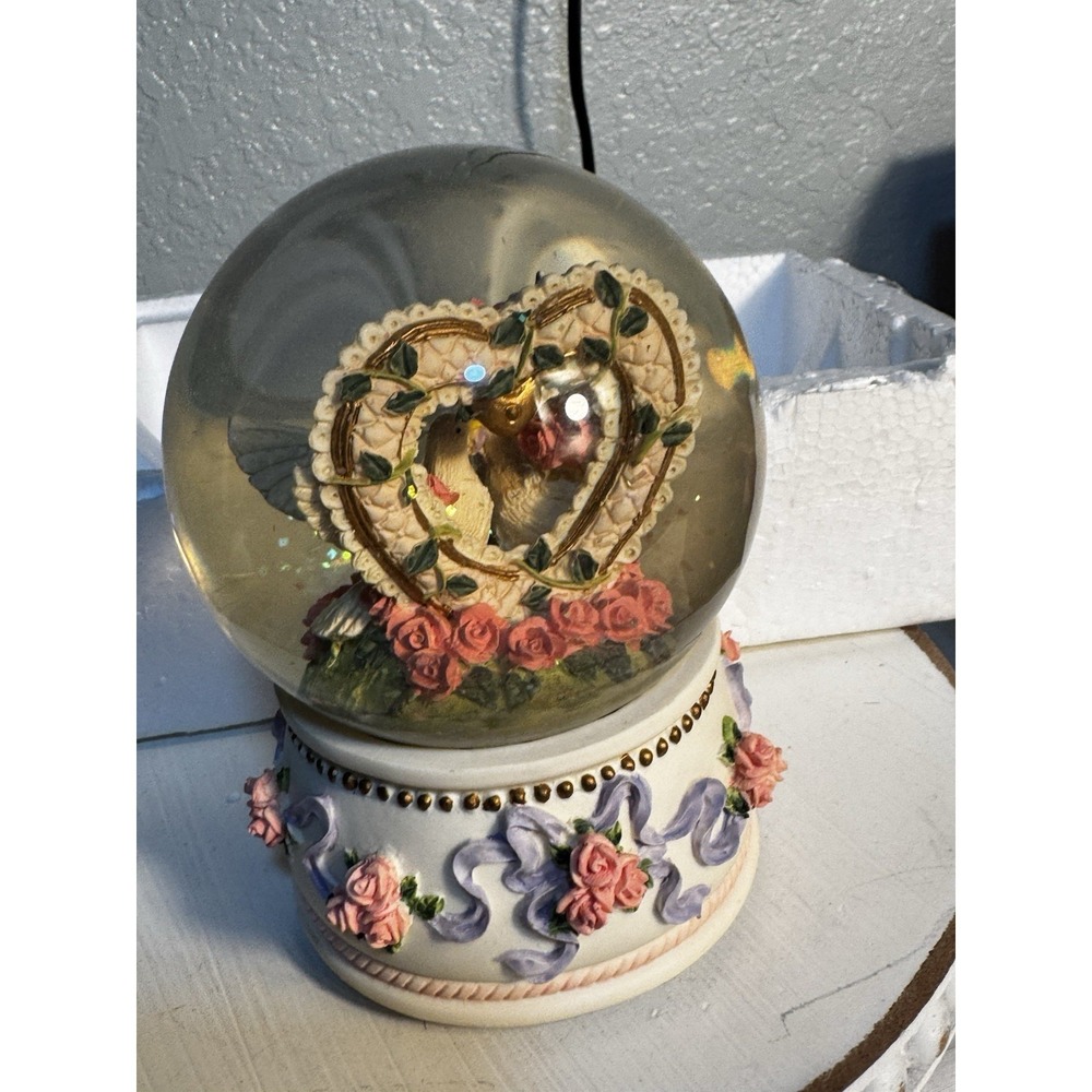 Vintage Musical Snow Globe Double Doves Heart Music Box Plays "Love Song" New - Picture 3 of 11